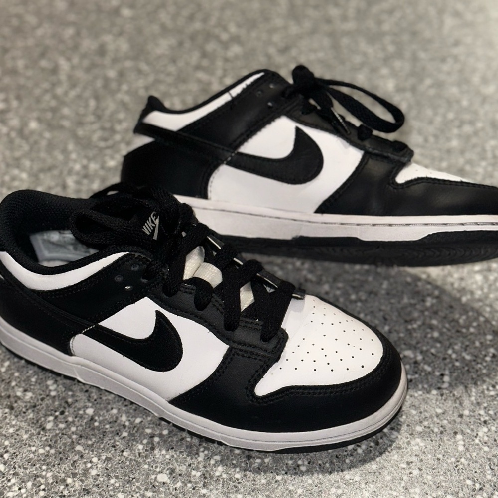 Nike Classic Black and White Low-Tops